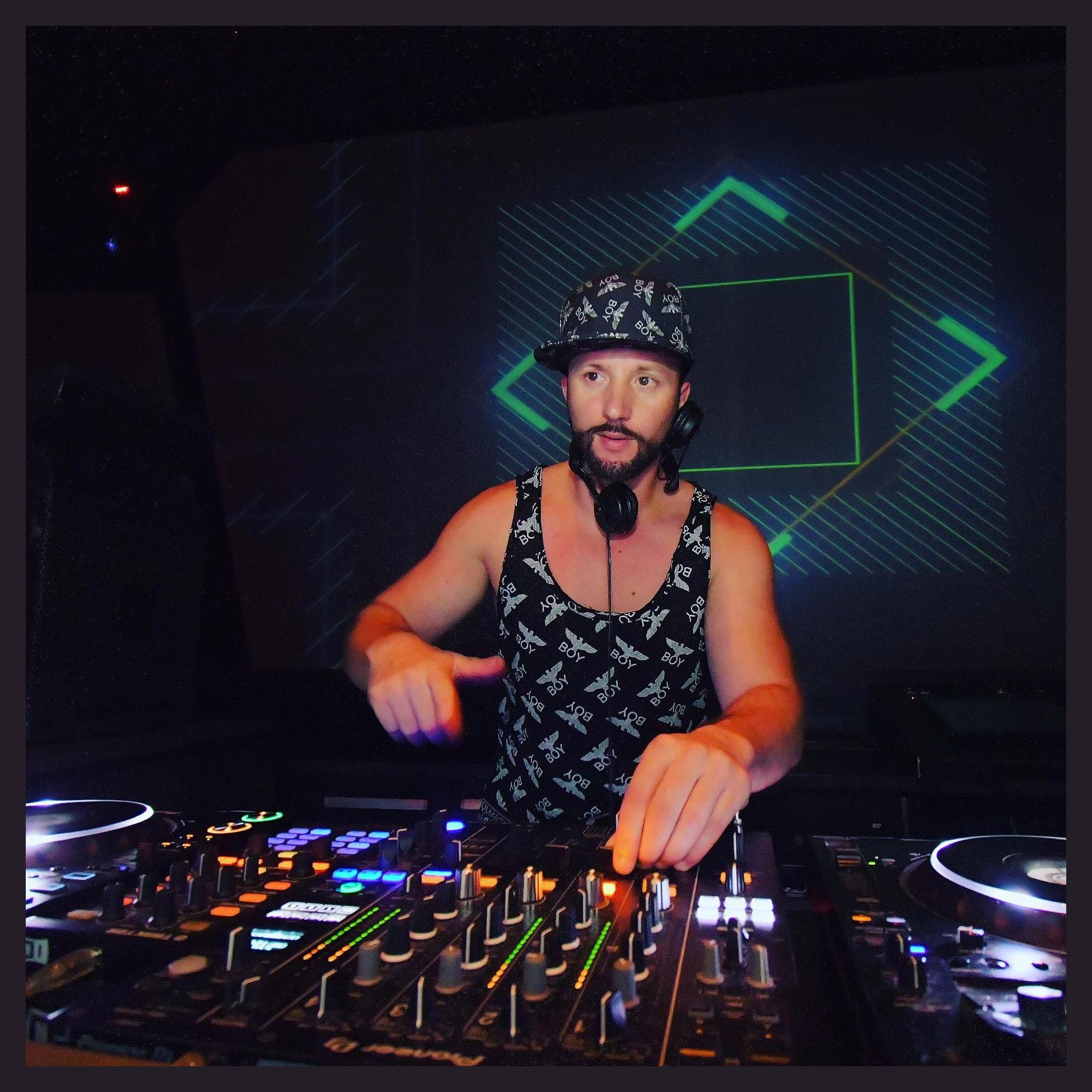 DJ MNS